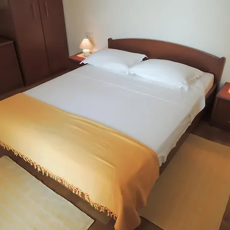 3785-1 For 4 Pers In Apartamento Baška Voda