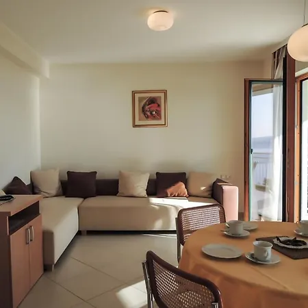 3785-1 For 4 Pers In * Baska Voda