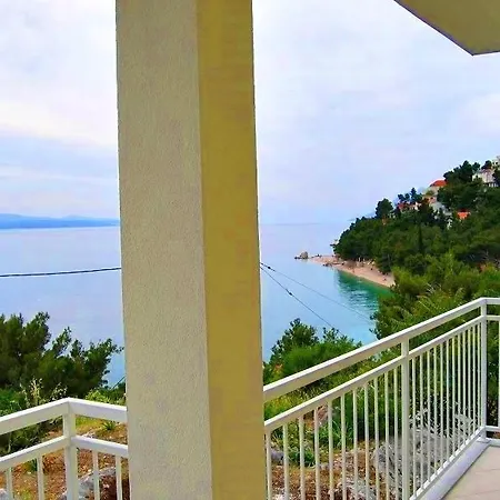 3785-1 For 4 Pers In Baška Voda