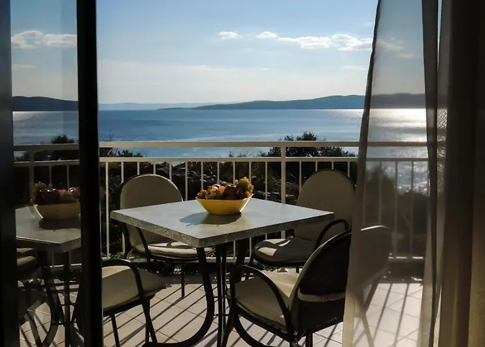 3785-1 For 4 Pers In *